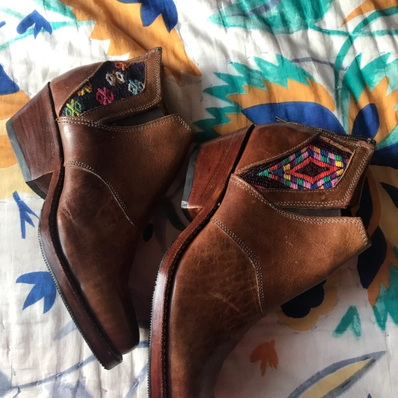 Free people boho booties boots shoes leather embroidered new 5.5 - Picture 2 of 4